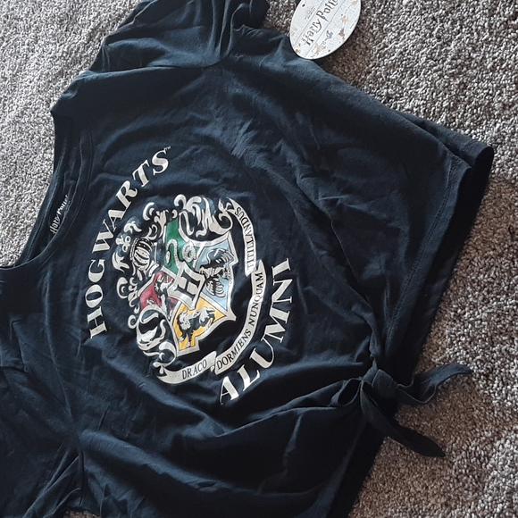 BNWT Hogwarts alumni tie tshirt xl - Picture 1 of 11